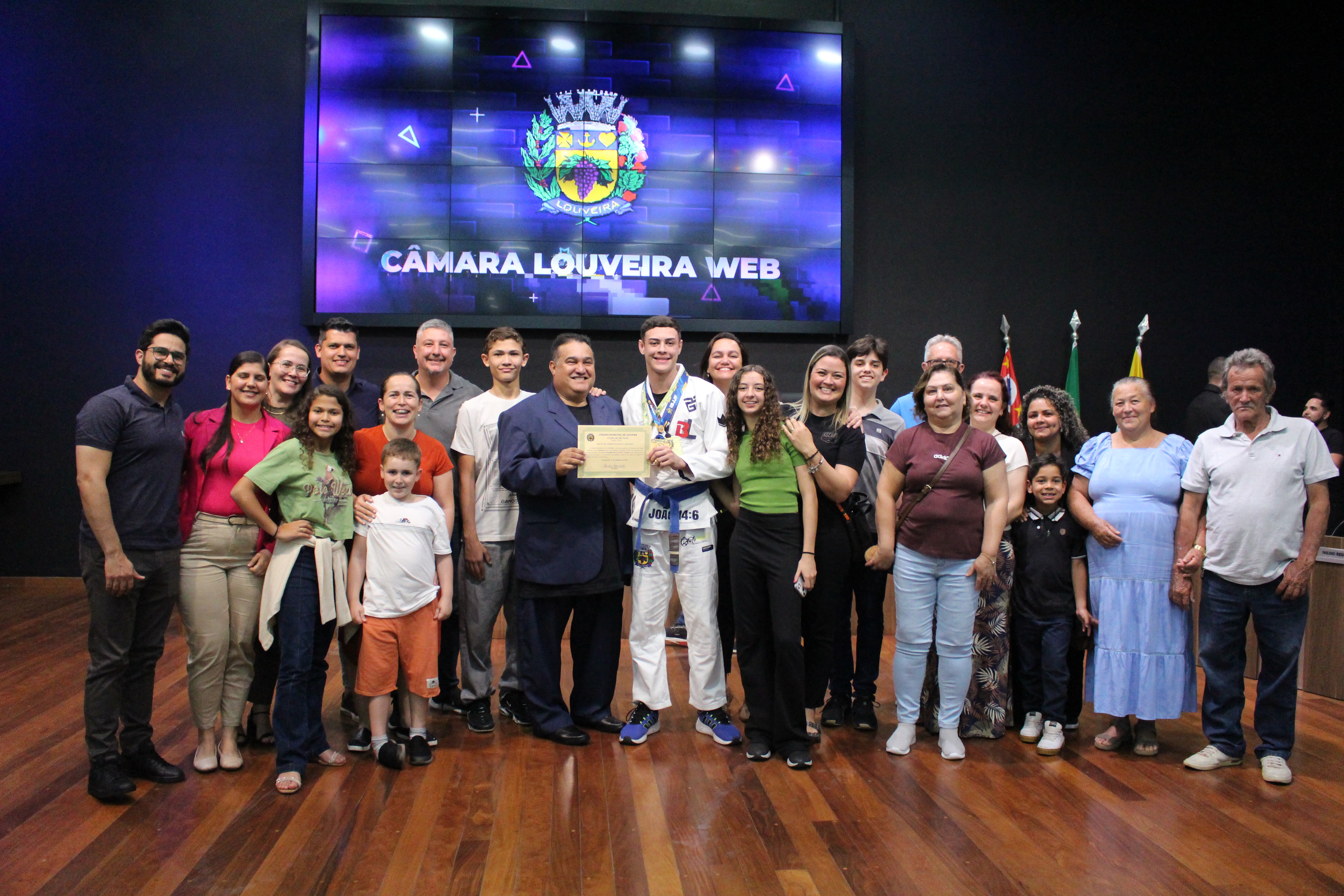 Jovem campeão de jiu-jitsu ganha Moção de Aplausos 