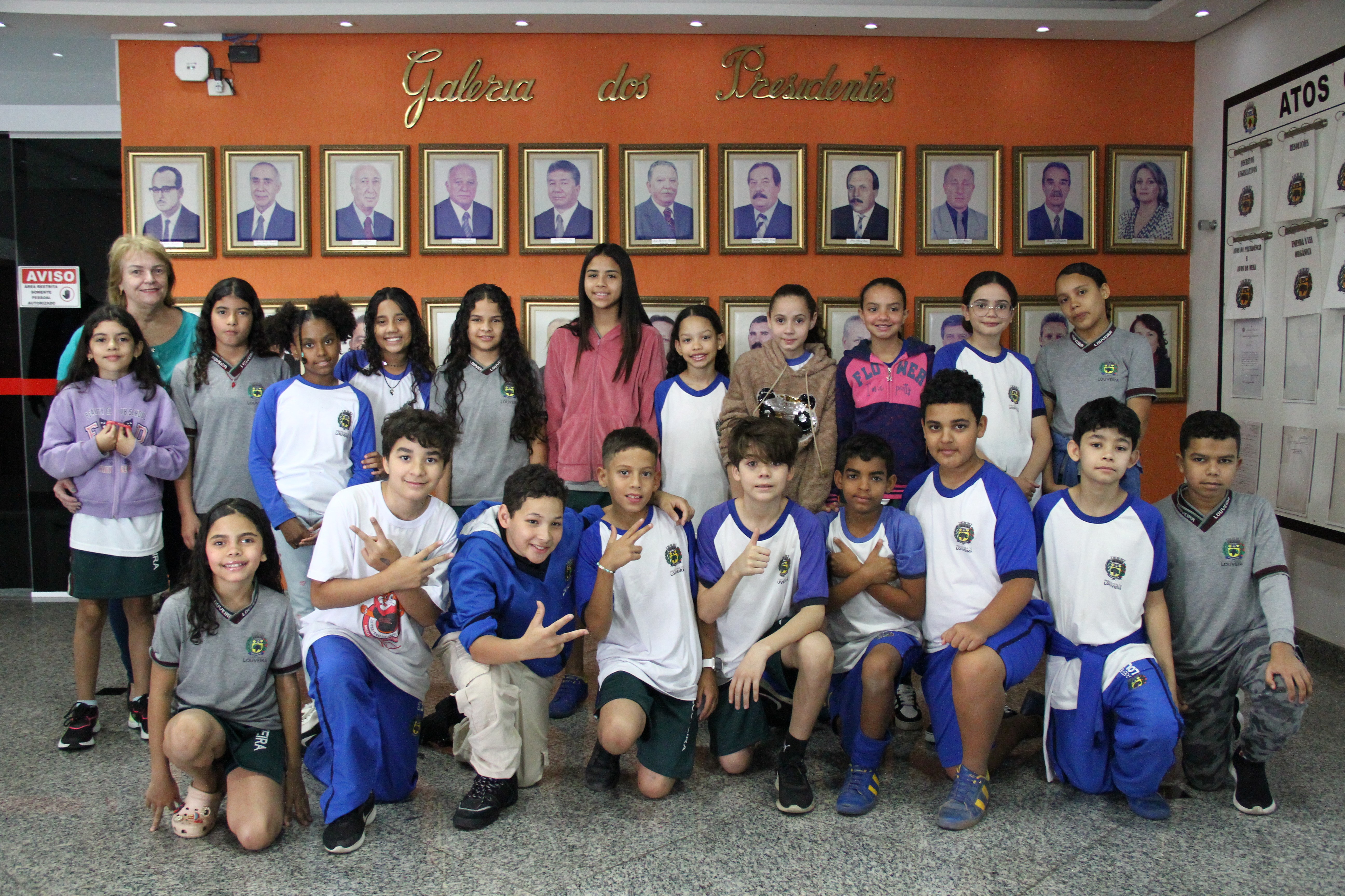 Turmas da EMEB Frederico Pagotto visitam a Câmara