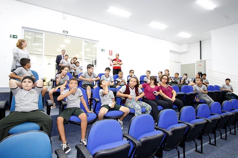Alunos da Escola José Odair Montelatto visitam a Câmara