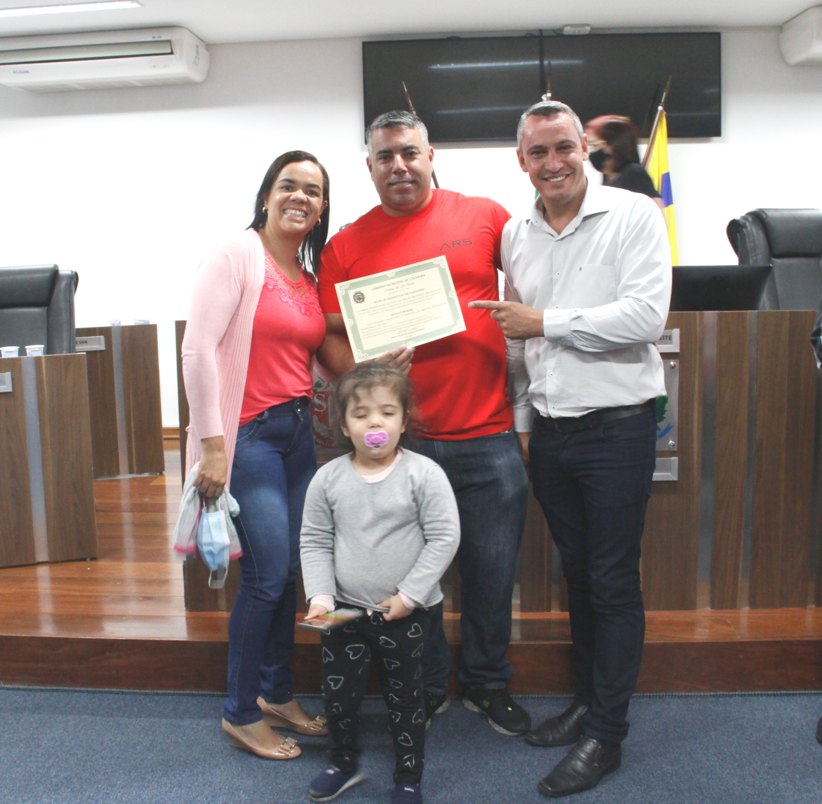 Campeão mundial de powerlifting recebe Moção de Congratulações