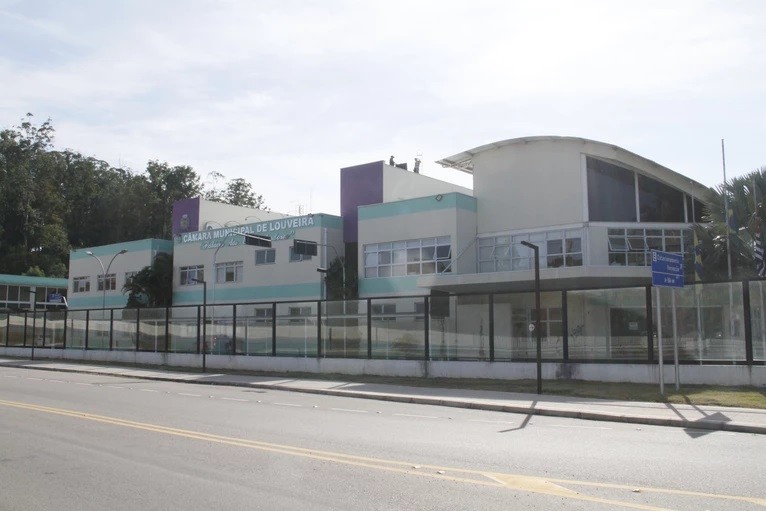 Câmara de Louveira reabre sessão para público nesta terça-feira