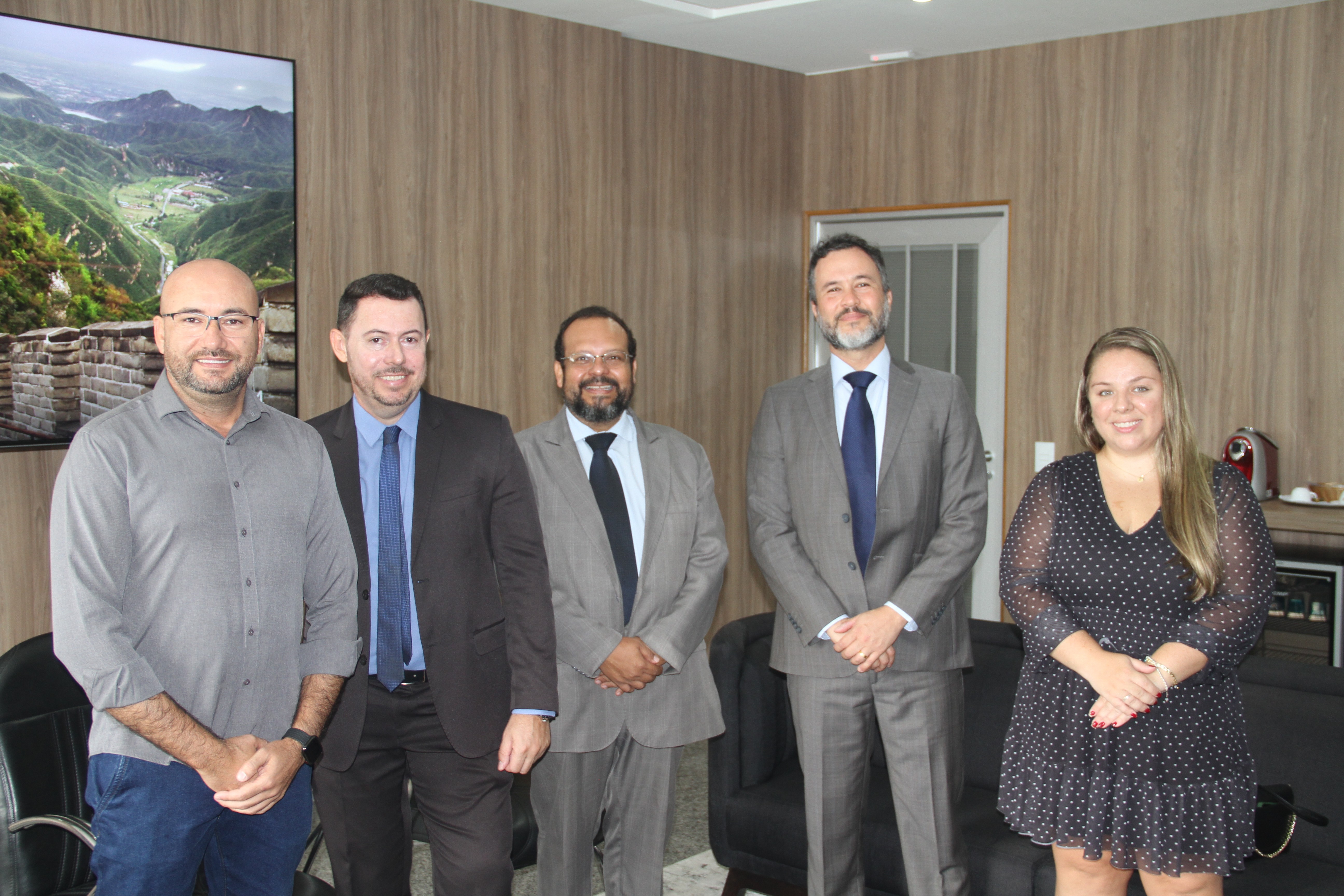 Presidente recebe diretoria da OAB Vinhedo/Louveira